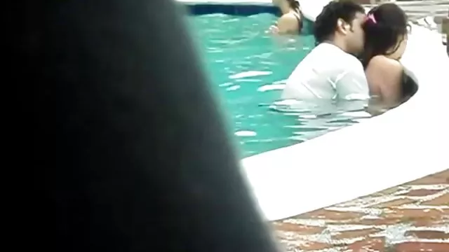 Morena con genuino frenesí chupa hentai sub español xxx ansiosamente la polla dura