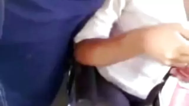 Dos chicas lamen el hentay manga en español coño a su amigo
