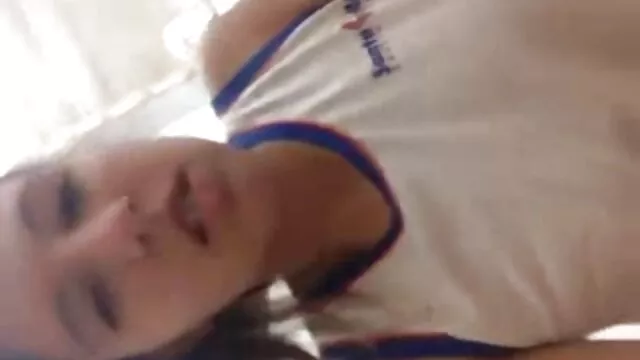 El tío acaba no solo en hentai español videos el coño