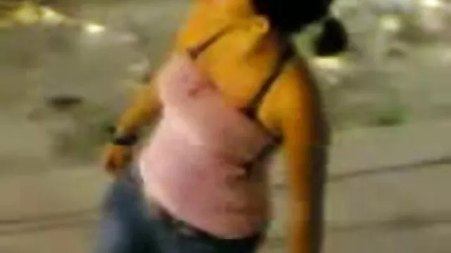 Esta morena de ojos sin fondo pide ayuda a nuestro héroe, está dispuesta a todo. Por series hentai latino lo tanto, después de un momento, su pene estaba en su boca.