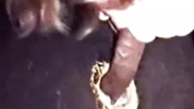 Oksana folla con su hermano hentai sub espa y le chupa la polla