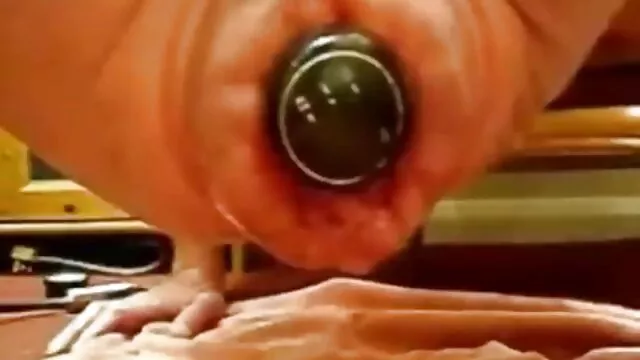 Los chicos regresaron de la universidad, bebieron un par de latas peliculas completas hentay de cerveza y de repente sintieron que se sentían atraídos el uno por el otro. Besándose apasionadamente, apenas llegaron a la casa, metiéndose las manos en las bragas del otro.