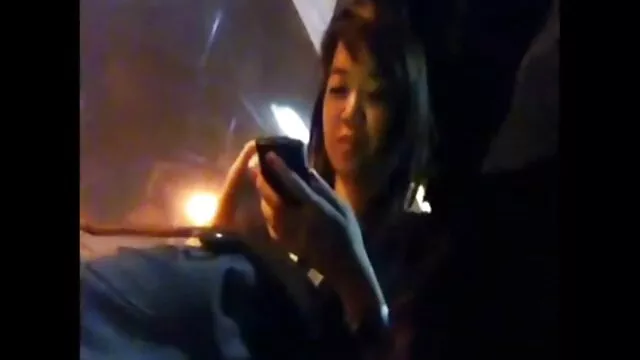 El tipo muerde las nalgas de las hentai insesto español perras culonas