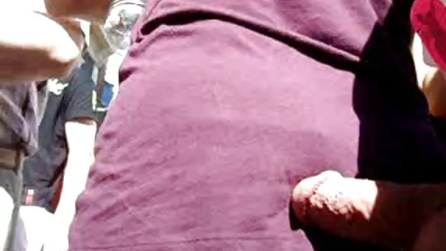 Latina chupa la polla solo hentai traducido español con condón