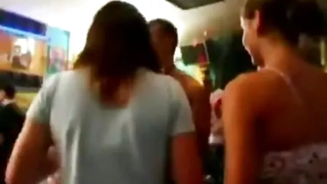 Novia hace un pastel y se corre en su boca videos porno hentai subtitulado español