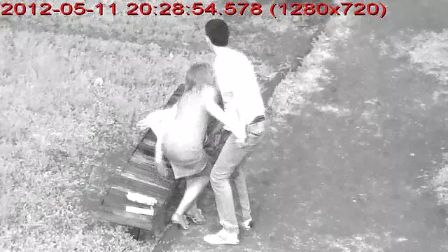 El tipo lamió hentai audio latino el coño de su joven zorra