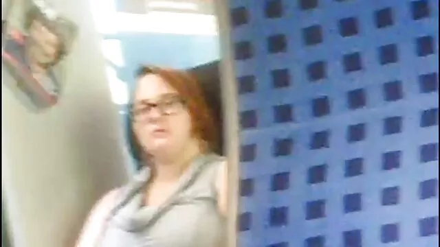Lesbiana se folla a su novia incesto manga en español con un strapon en anal