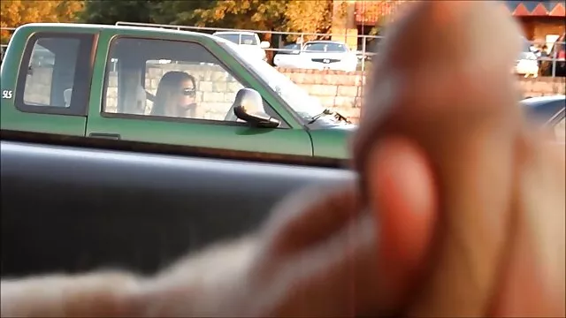 Una videos hentai audio latino joven asiática acaricia su coñito