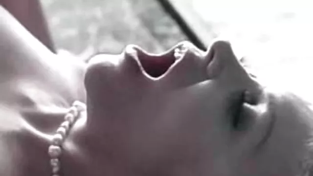 Cooney hizo hentai gratis subtitulado a su esposa a cambio de una mamada