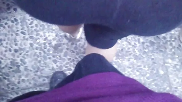 El chico está loco por las piernas de su series hentai subtituladas nueva novia