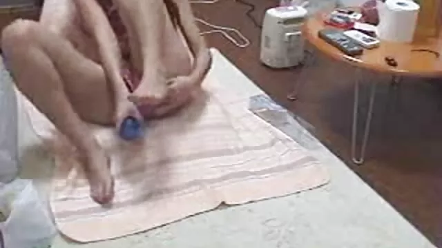 El tipo dobló a la perra con un crustáceo y la folló duro por serie hentai completa el culo
