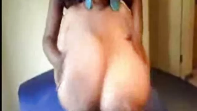 Chica negra chupa una oni chichi cap 1 sin censura polla gorda al aire libre