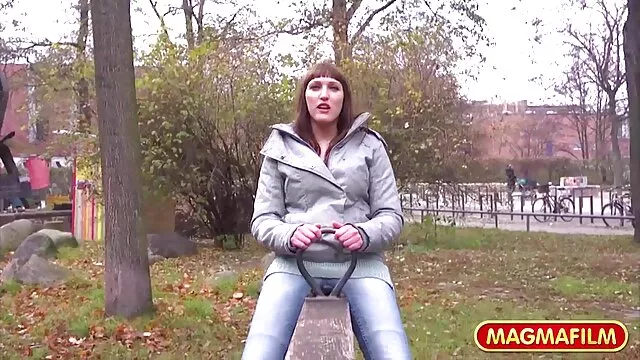 Sexy transexual con una hermosa figura es follada por dos ver hentai sub en español machos calientes