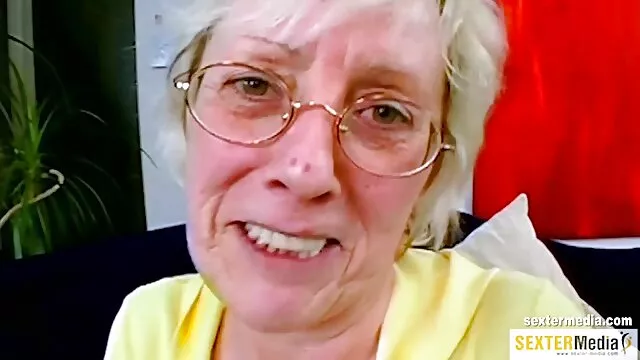 Lindas lesbianas se consuelan en videos hentay gratis español la cama
