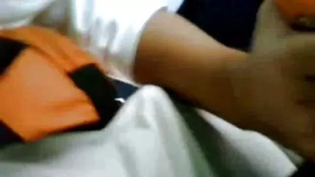 ¿Qué puede ayudarlo a relajarse después de un duro doujinshis hentai español día de trabajo? Gran masaje por supuesto