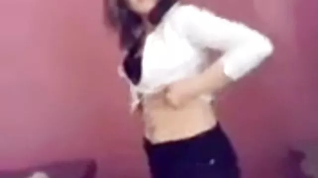 Puta en medias lingeries office sub español blancas se lo dio por el culo y gime como una virgen